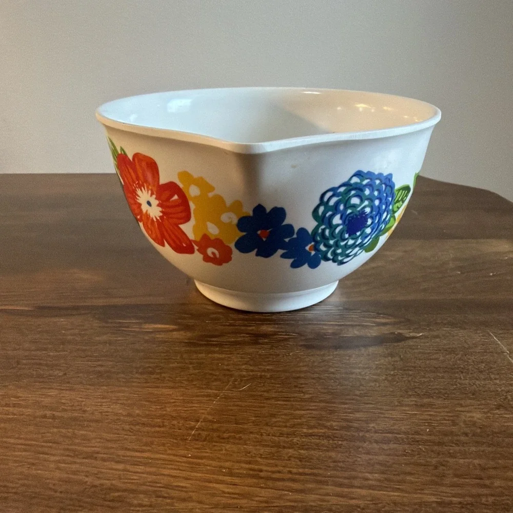 The Pioneer Woman Melamine Floral 2 Cup Measuring Cup W Spout Plastic Gravy Boat